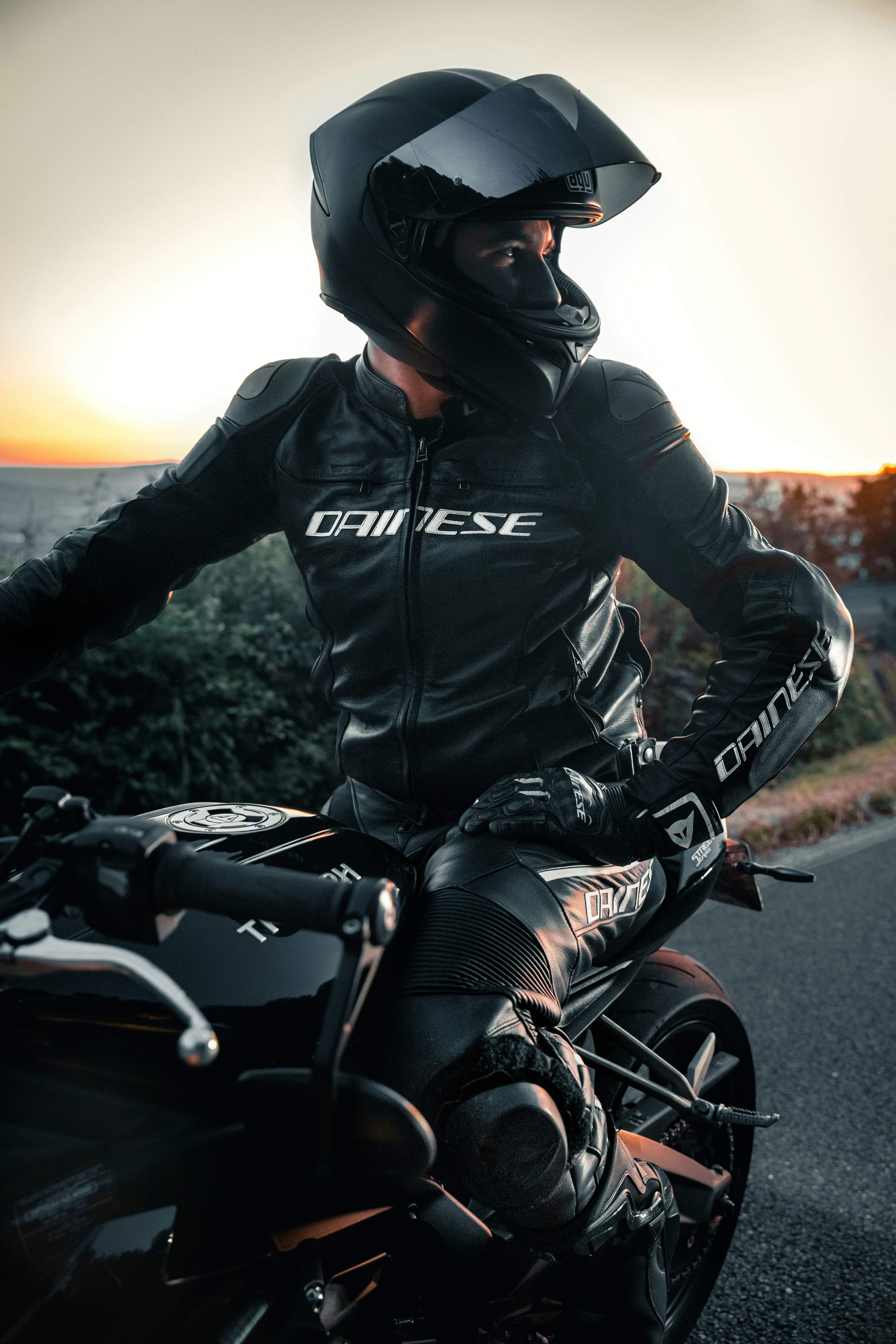 Protective motorcycle jacket